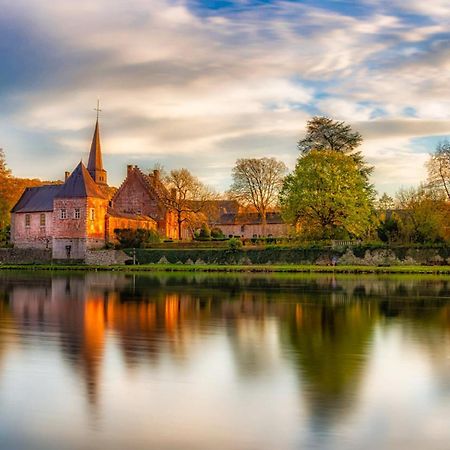 Maison Et Velos A Godinne Dans La Vallee De La Meuse Eksteriør billede