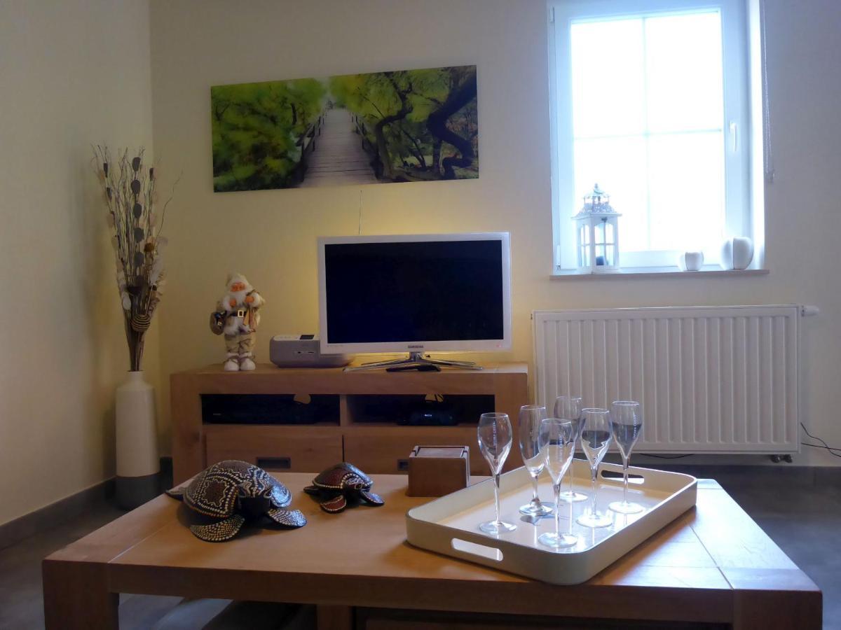 Maison Et Velos A Godinne Dans La Vallee De La Meuse Eksteriør billede